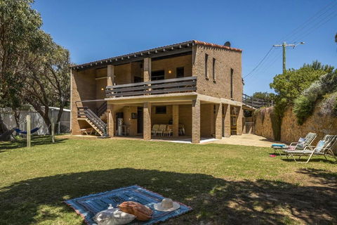 Ocean Close - Spacious Beach House - Great Ocean Road Tourism 0