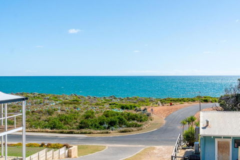 Ocean View Retreat - Best View In Town - Great Ocean Road Tourism 1