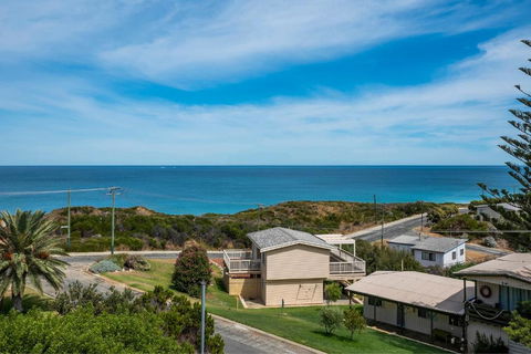 Ocean Vista Large Modern Home With Ocean Views - Great Ocean Road Tourism 0