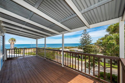 Ocean Vista Large Modern Home With Ocean Views - Great Ocean Road Tourism 3