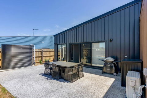 Opulence Cove - Great Ocean Road Tourism 3