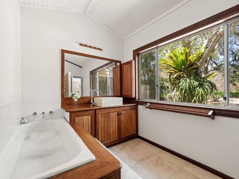 Orchard Homestead Countryside Retreat - Great Ocean Road Tourism 3
