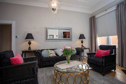 Oxbridge- Period Home In Central Goulburn - Great Ocean Road Tourism 0