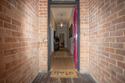 Oxbridge- Period Home In Central Goulburn - Great Ocean Road Tourism 2