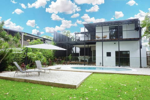 PACIFIC Stunning Coastal Home The Perfect Family Getaway - Great Ocean Road Tourism 1