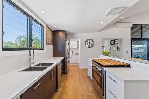 PACIFIC Stunning Coastal Home The Perfect Family Getaway - Great Ocean Road Tourism 2