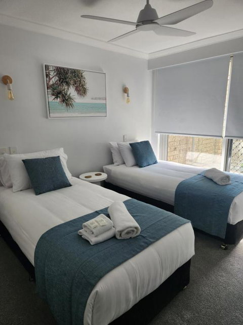 Pacific Surf Absolute Beachfront Apartments - Great Ocean Road Tourism 3