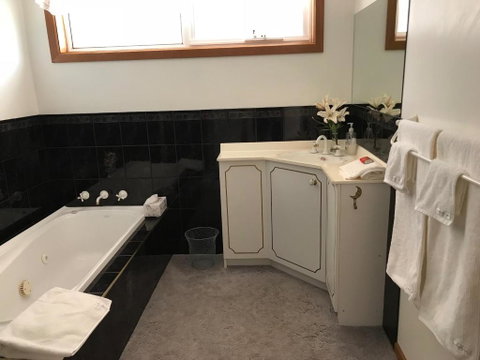 Penguin Seaside Homestay - Great Ocean Road Tourism 3