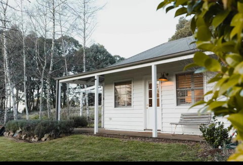 Peony Farm Pink Cottage - Great Ocean Road Tourism 1