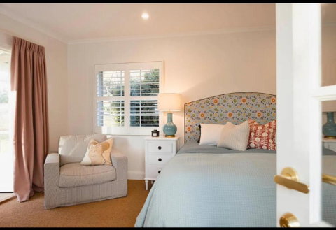 Peony Farm Pink Cottage - Great Ocean Road Tourism 3