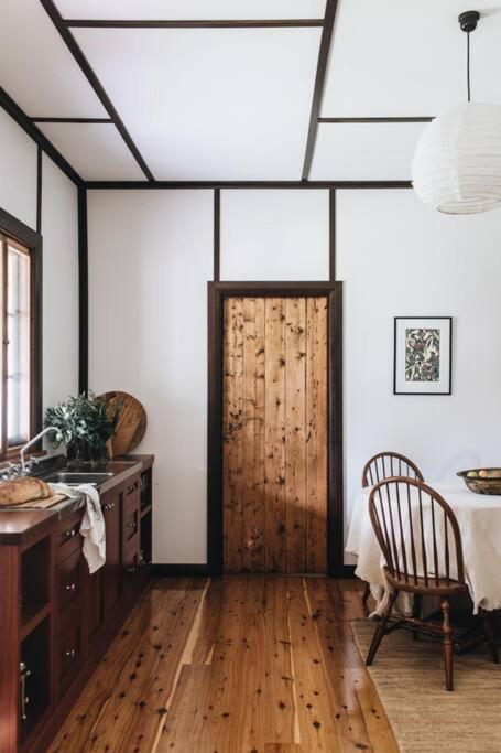Pickers Hut - A Country Style Featured Dream Stay - Great Ocean Road Tourism 1