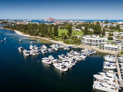 Pier 21 Riverside Apartment Hotel - Great Ocean Road Tourism 0