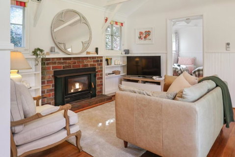 Pink Cabin By Host On The Coast - Great Ocean Road Tourism 3