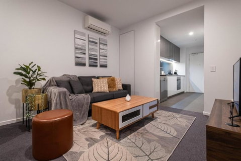 Pleasant &bright 2br2ba Apt Footscray Pool - Great Ocean Road Tourism 0
