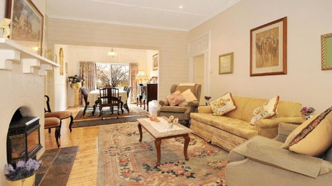Plum Tree Cottage - Great Ocean Road Tourism 1