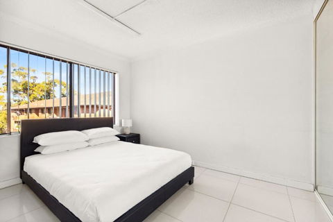 Polished 2-Bed Unit In The Heart Of Parramatta - Great Ocean Road Tourism 3