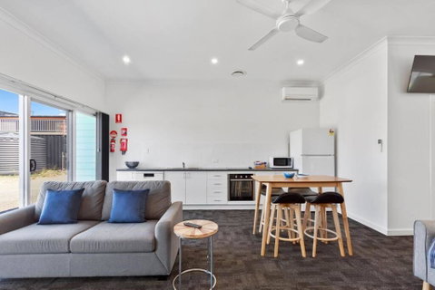 Port Lincoln Shark Apartment 5 - Great Ocean Road Tourism 1