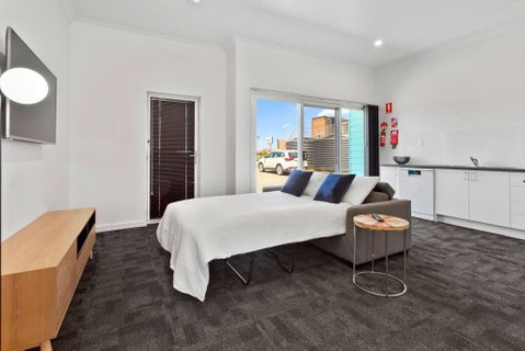 Port Lincoln Shark Apartment 5 - Great Ocean Road Tourism 3