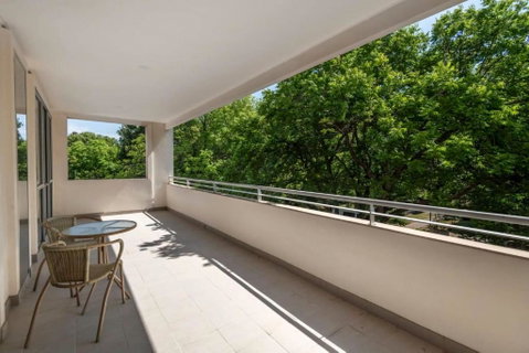 Quiet Apartment In Braddon ACT - Great Ocean Road Tourism 0