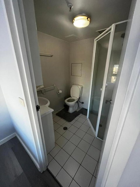 Private Room With Ensuite In The CBD - Great Ocean Road Tourism 3