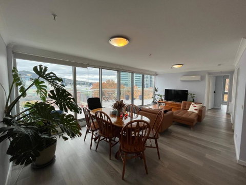 Private Room With Ensuite In The CBD - Great Ocean Road Tourism 0
