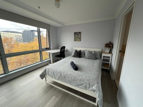 Private Room With Ensuite In The CBD - Great Ocean Road Tourism 1