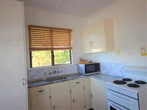 QCWA Cheerful Cottage - Airlie Beach - Great Ocean Road Tourism 2