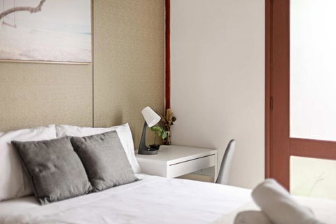 Quaint Double Room - Private Spot At Milperra - Shared Bathroom - Great Ocean Road Tourism 1