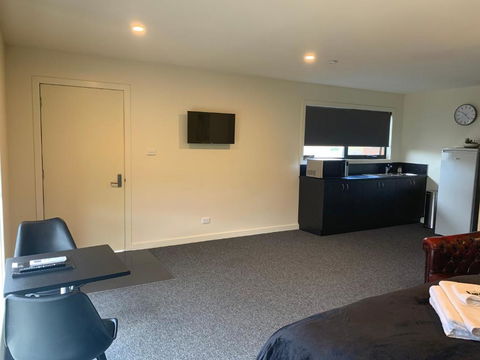 Queens Arms Hotel - Great Ocean Road Tourism 2