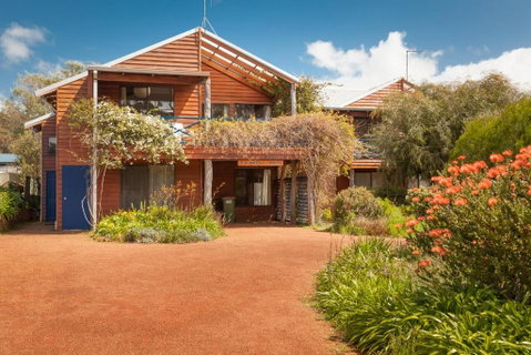 Rainbow House - Great Ocean Road Tourism 0