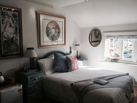 Assemblage Boutique Art B & B - Great Ocean Road Tourism 1