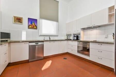 Aston On Church - Luxury Accommodation - Great Ocean Road Tourism 3