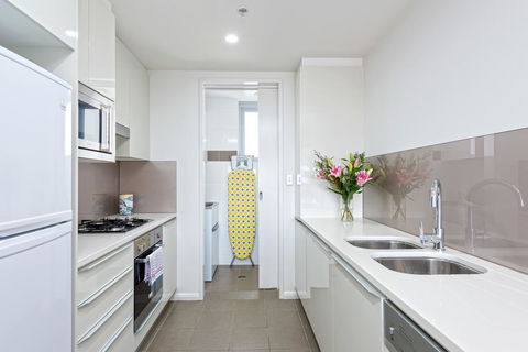 Astra Apartments North Sydney - Great Ocean Road Tourism 3