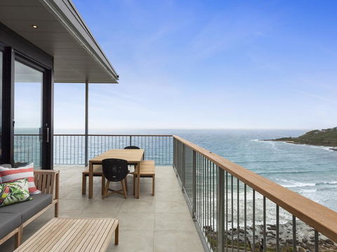 At Wye Eyrie With Arguably The Best Views In Town - Great Ocean Road Tourism 2