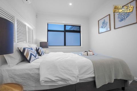 AU.JOY 3 Bed Townhouse Burwood 3 - Great Ocean Road Tourism 3