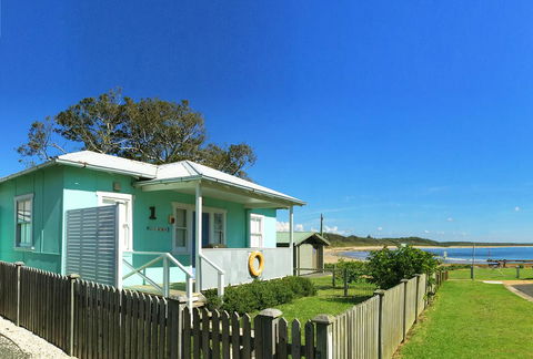 Aurora Beachfront Cottage - Great Ocean Road Tourism 0