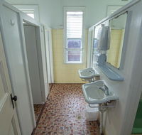 Australian Hotel - Great Ocean Road Tourism