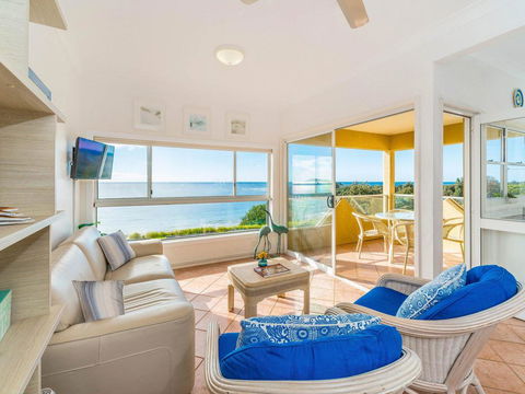 Avalon 1 - Overlooking Beautiful Convent Beach - Great Ocean Road Tourism 3