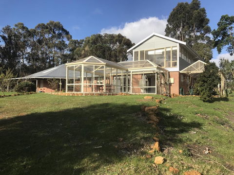 Avvara - Great Ocean Road Tourism 0