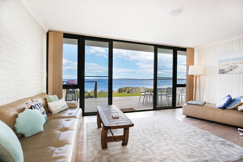Azure Absolute Beachfront - Pet Friendly - Great Ocean Road Tourism 2
