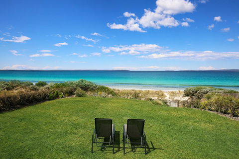 Azure Absolute Beachfront - Pet Friendly - Great Ocean Road Tourism 1