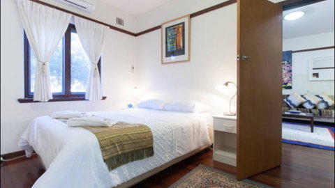 B4 Apartment Close To City, UWA, Nedlands & Swan River - Great Ocean Road Tourism 1