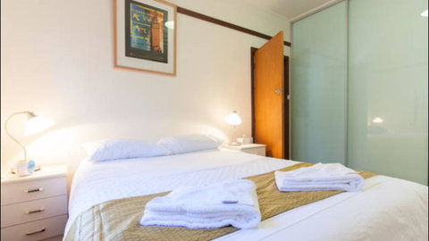 B4 Apartment Close To City, UWA, Nedlands & Swan River - Great Ocean Road Tourism 0