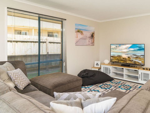 Back Beach Retreat - Great Ocean Road Tourism 3