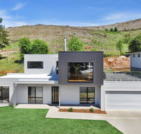 Balcony to Bogong - modern house ten minute stroll to town - Great Ocean Road Tourism