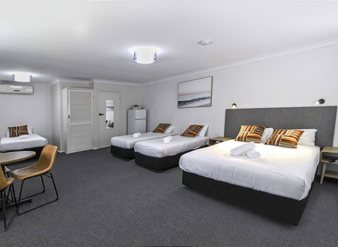 Batemans Bay Hotel - Great Ocean Road Tourism 2