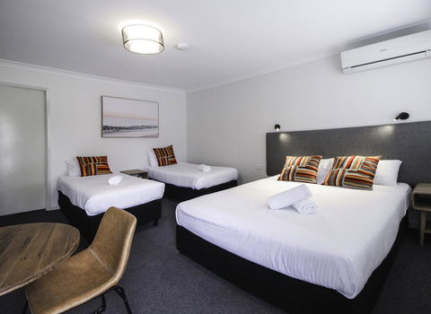 Batemans Bay Hotel - Great Ocean Road Tourism 3