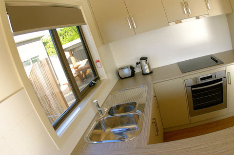Bay Of Islands Apartments - Great Ocean Road Tourism 3