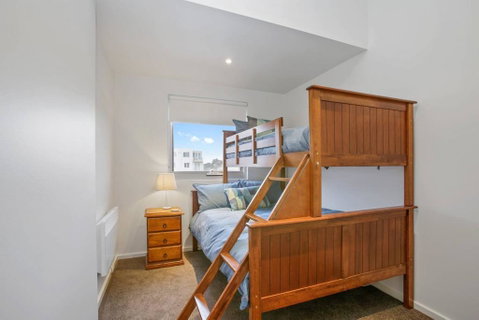 BAY VUE - Top Floor Apartment, Amazing Views! - Great Ocean Road Tourism 1