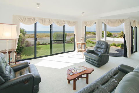 Bayside Beauty - Great Ocean Road Tourism 3
